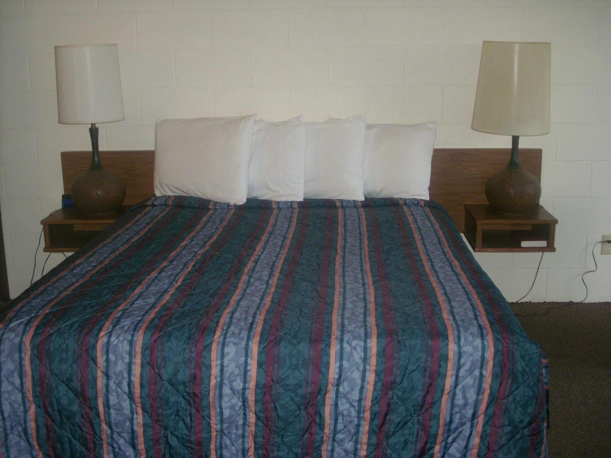 M&M Motel Connell Екстер'єр фото