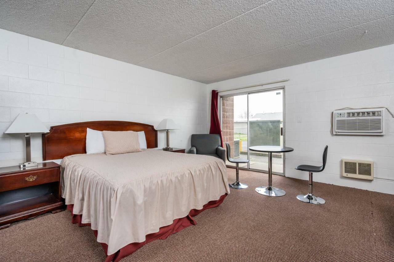 M&M Motel Connell Екстер'єр фото