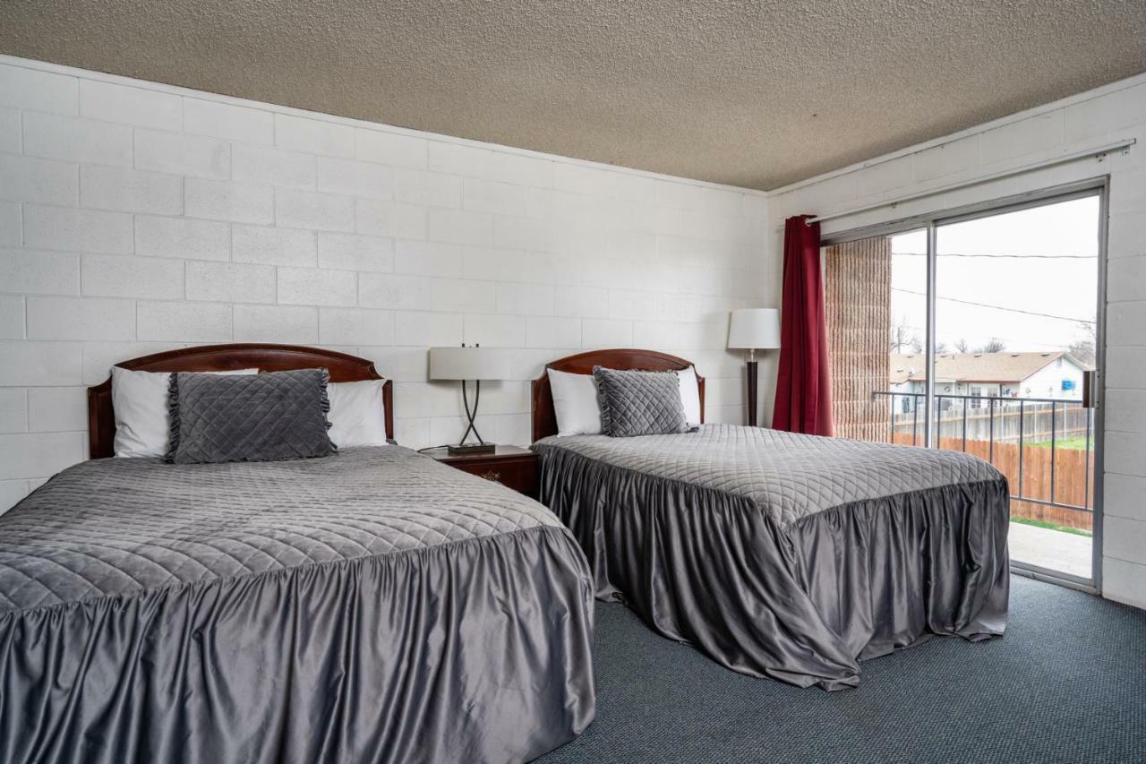 M&M Motel Connell Екстер'єр фото